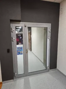 Realizacja drzwi w budynku Energodesign w Kaliszu